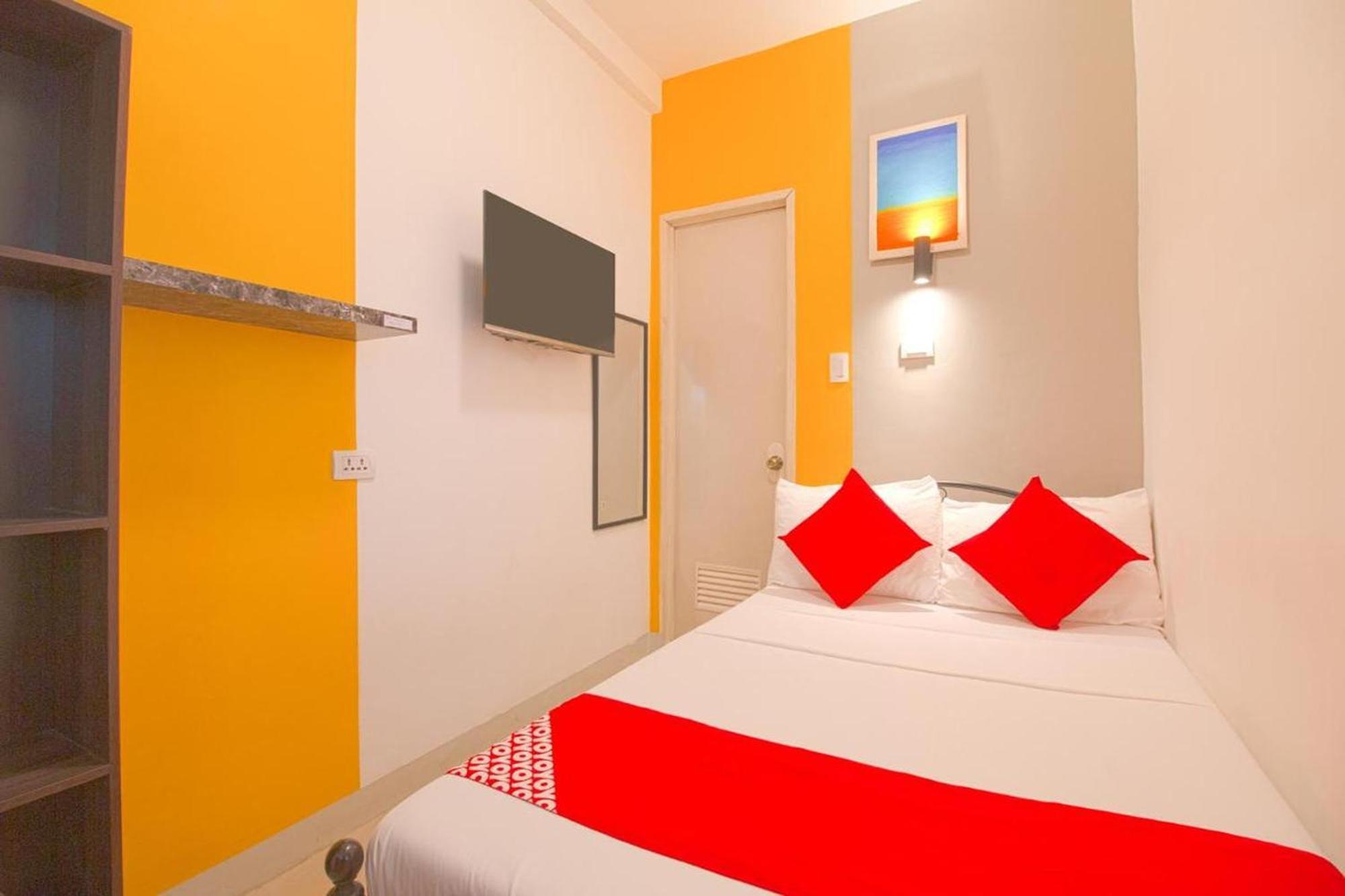 Hometel Barrio House Mactan Lapu-Lapu City Exterior photo